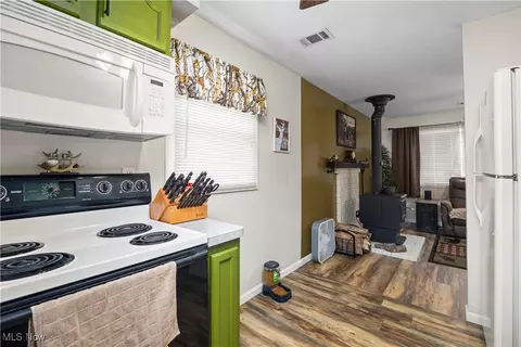 182 Warren Ave, Elyria, OH 44035 photo 11