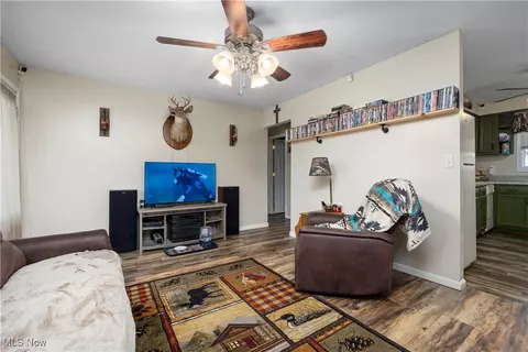 182 Warren Ave, Elyria, OH 44035 photo 6