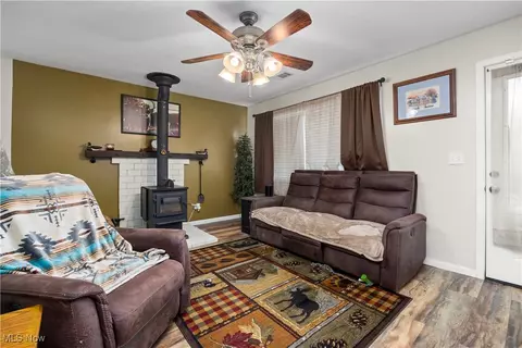 182 Warren Ave, Elyria, OH 44035 photo 5