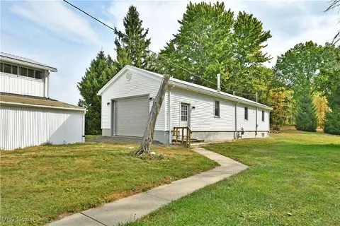 5150 Phillips Rice Rd, Cortland, OH 44410