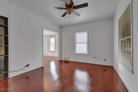 344 Winckles St, Elyria, OH 44035 photo 4