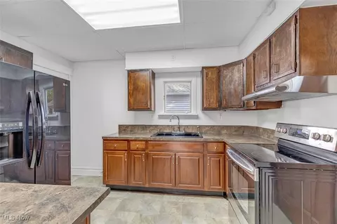 344 Winckles St, Elyria, OH 44035 photo 6