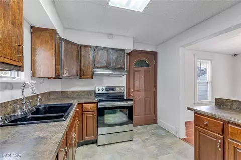 344 Winckles St, Elyria, OH 44035 photo 7
