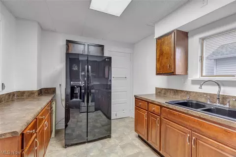 344 Winckles St, Elyria, OH 44035 photo 8