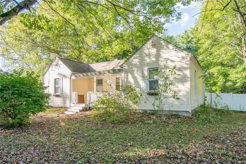 3539 Carper Ave, Akron, OH 44312