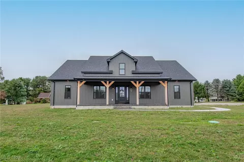 49981 N Park Cir, East Liverpool, OH 43920