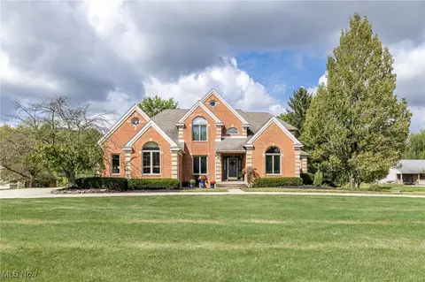 37520 Eagle Nest Dr, Grafton, OH 44044