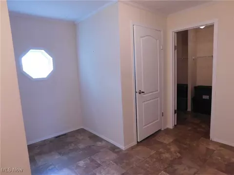 411 Pin Oak Cir, Elyria, OH 44035 photo 36