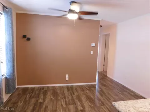 411 Pin Oak Cir, Elyria, OH 44035 photo 22