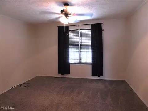 411 Pin Oak Cir, Elyria, OH 44035 photo 30