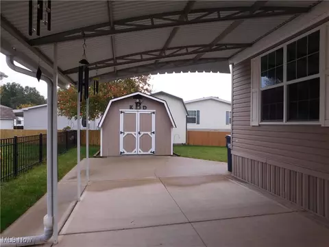 411 Pin Oak Cir, Elyria, OH 44035 photo 7