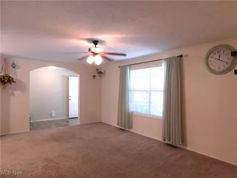 411 Pin Oak Cir, Elyria, OH 44035 photo 25