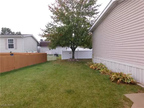 411 Pin Oak Cir, Elyria, OH 44035 photo 49