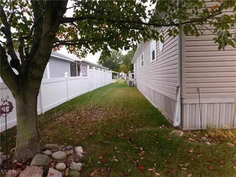 411 Pin Oak Cir, Elyria, OH 44035 photo 50