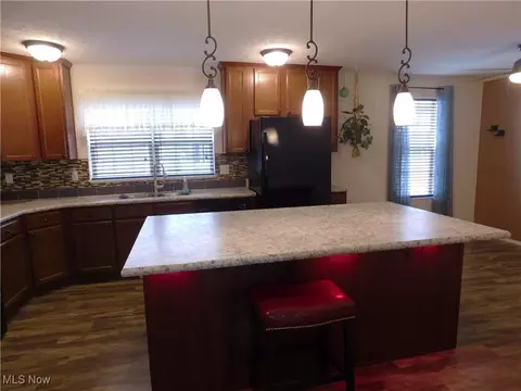411 Pin Oak Cir, Elyria, OH 44035 photo 14
