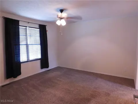 411 Pin Oak Cir, Elyria, OH 44035 photo 29