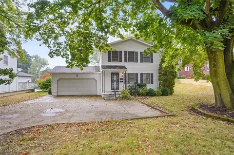 377 S Cleveland Ave, Mogadore, OH 44260
