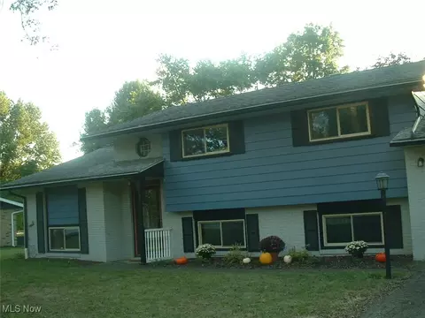 8655 Spring Grove Ave NW, Canal Fulton, OH 44614