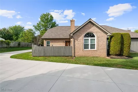 8050 Harbor Creek Dr #2402, Mentor On The Lake, OH 44060