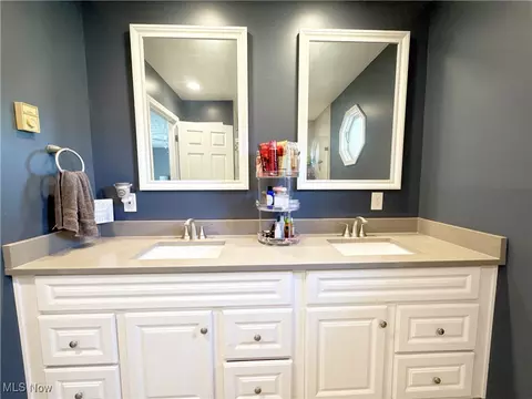 Bath - 6321 Baldwin Blvd, Lorain, OH 44053 photo 6 of 7