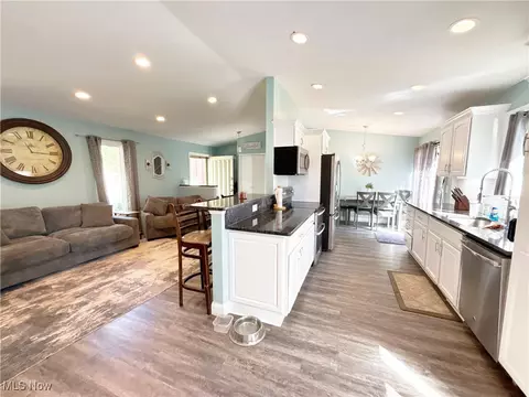 Kitchen - 6321 Baldwin Blvd, Lorain, OH 44053 photo 2 of 5