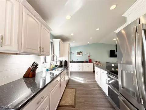 Kitchen - 6321 Baldwin Blvd, Lorain, OH 44053 photo 5 of 5
