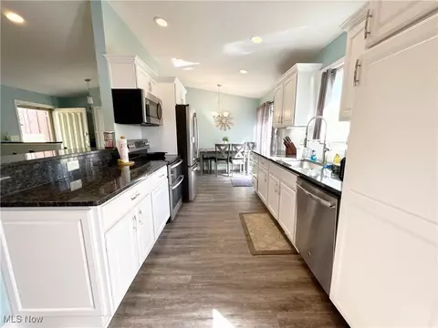 Kitchen - 6321 Baldwin Blvd, Lorain, OH 44053 photo 4 of 5
