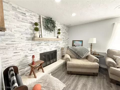 Living - 6321 Baldwin Blvd, Lorain, OH 44053 photo 7 of 7