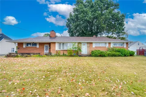 1246 Raff Rd SW, Canton, OH 44710