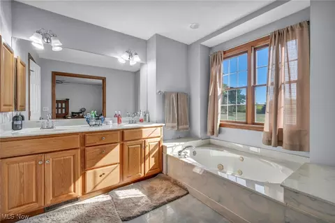 Bath - 12567 Eby Rd, Creston, OH 44217 photo 1 of 3