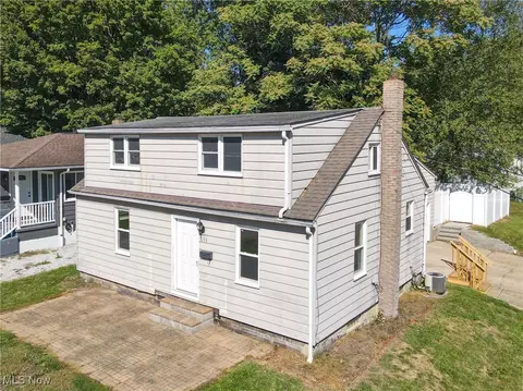 653 Washington Ave, Barberton, OH 44203