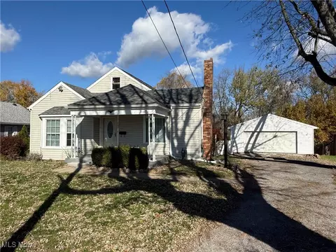 402 Longview Ave, Mingo Junction, OH 43938