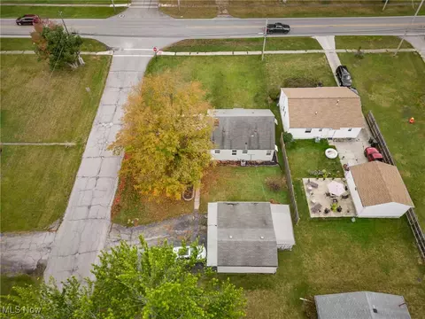 View/Area - 390 Hilliard Rd, Elyria, OH 44035 photo 4 of 4