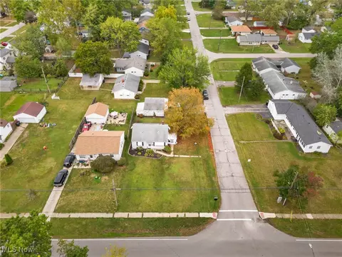 View/Area - 390 Hilliard Rd, Elyria, OH 44035 photo 2 of 4