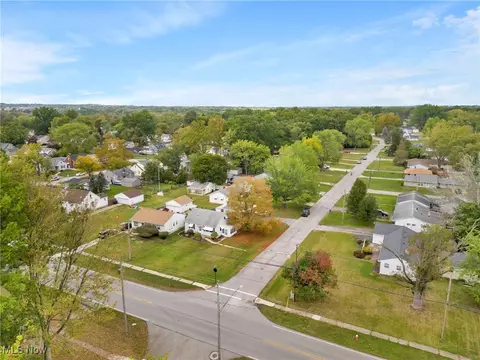 View/Area - 390 Hilliard Rd, Elyria, OH 44035 photo 1 of 4