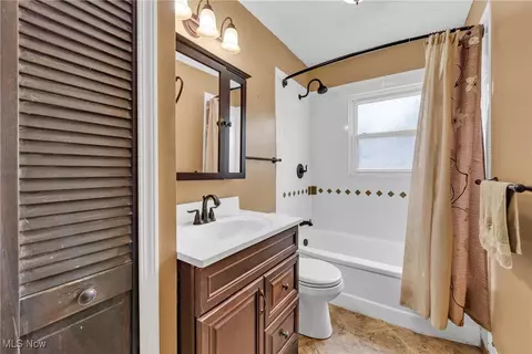 Bath - 390 Hilliard Rd, Elyria, OH 44035 photo 1 of 2
