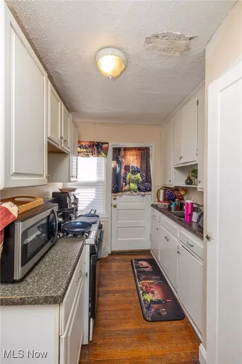 Kitchen - 251 E 250th St, Euclid, OH 44132 photo 1 of 2