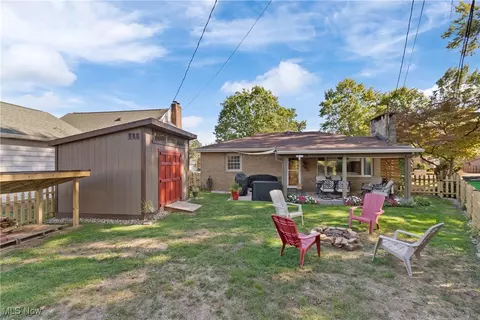 907 E Front St, Dover, OH 44622 photo 5
