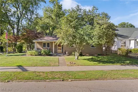 907 E Front St, Dover, OH 44622