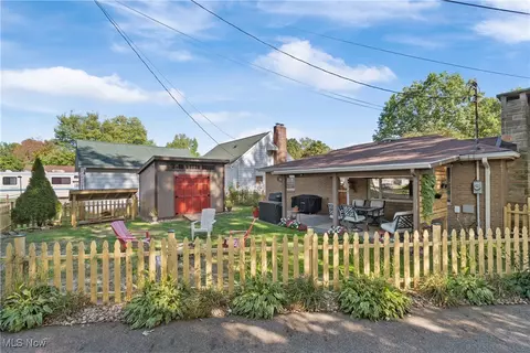 907 E Front St, Dover, OH 44622 photo 4