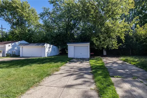 253 E 250th St, Euclid, OH 44132 photo 5
