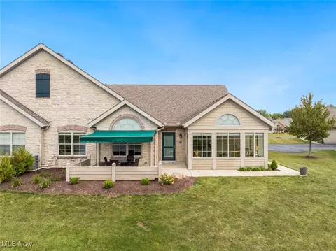 2769 N Canterbury Cir #B, Port Clinton, OH 43452
