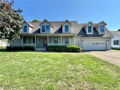 6180 Arnies Dr, Nashport, OH 43830