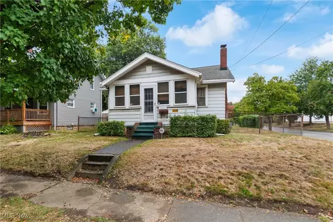 1239 Lily St, Akron, OH 44301