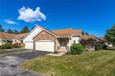 5677 Gateway Ln, Brook Park, OH 44142