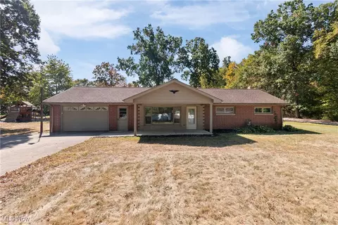 13334 Cindy St NE, Alliance, OH 44601