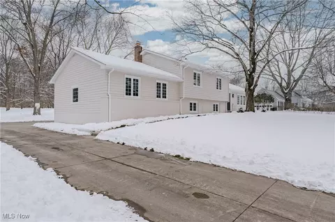3076 Lander Rd, Pepper Pike, OH 44124