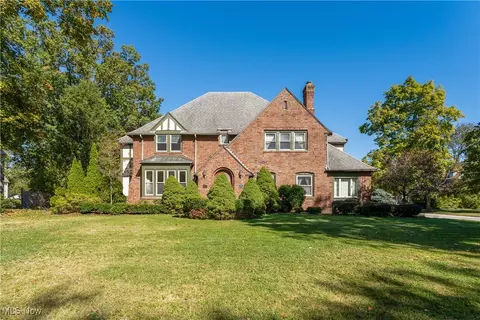 402 Tod Ln, Youngstown, OH 44504