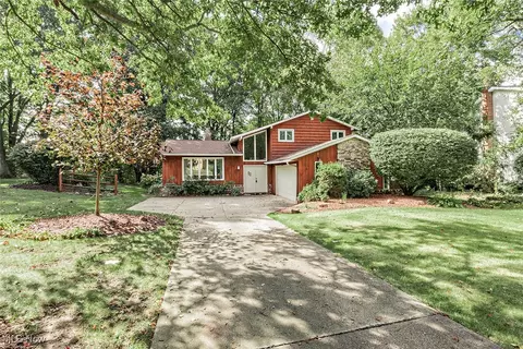 32650 Stony Brook Ln, Solon, OH 44139