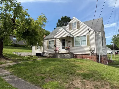 2217 24th St, Parkersburg, WV 26101